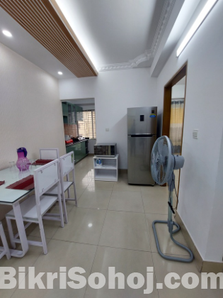 2-Bed furnished Flat in Bashundhara R/A